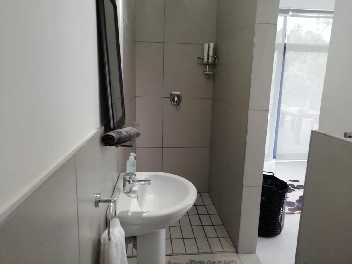 Miles House Apartamento George Exterior foto